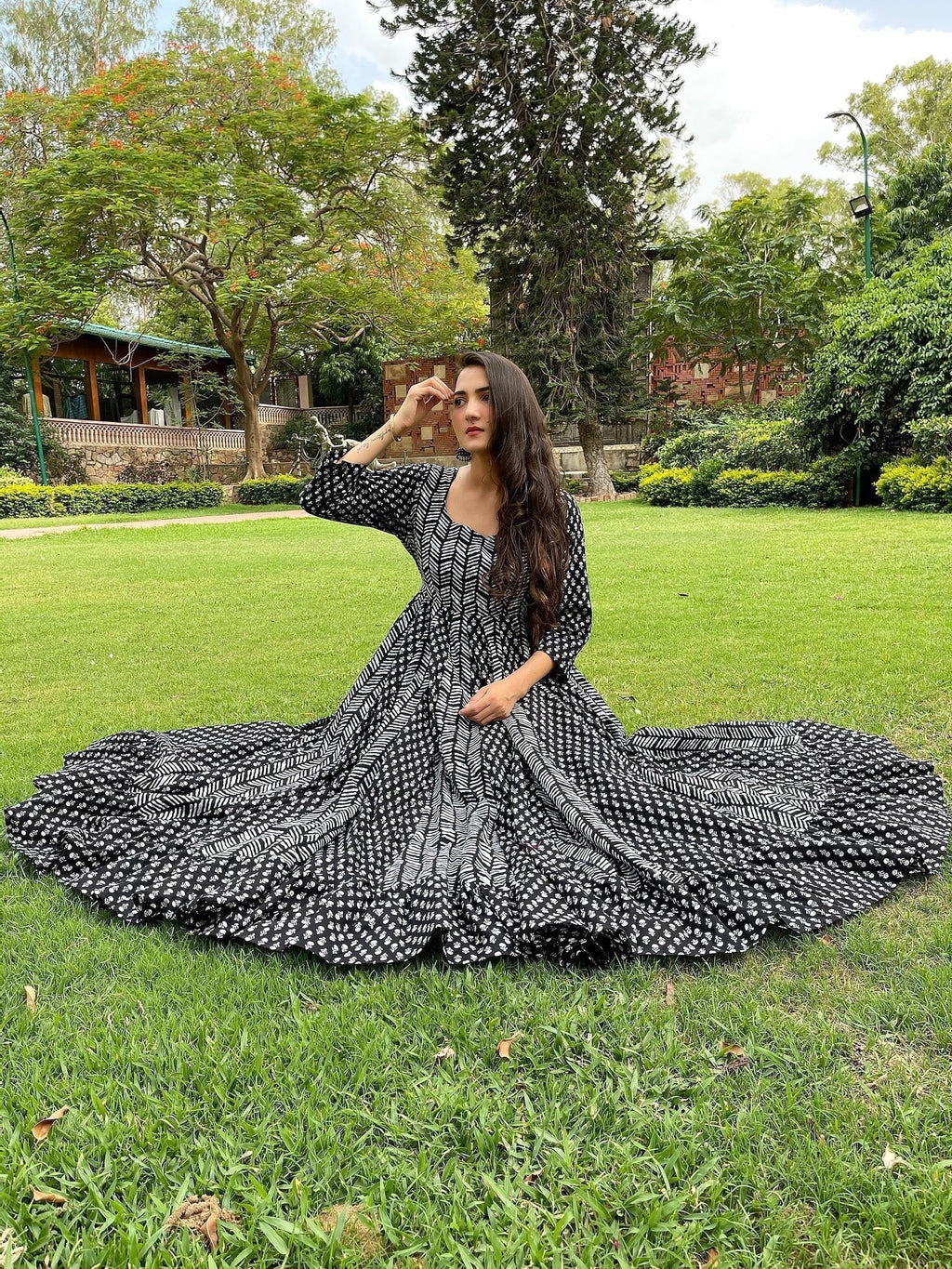 aamodini black cotton maxi