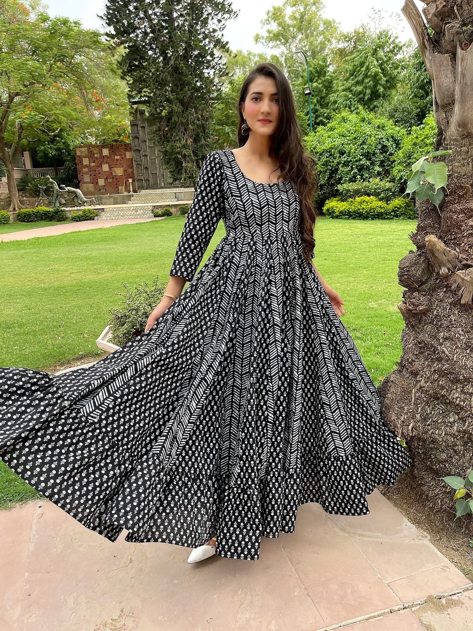 aamodini black cotton maxi